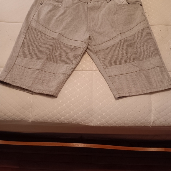 Beat and Rythym SHORTS - Picture 2 of 2